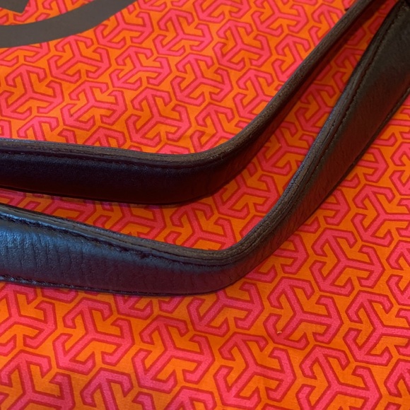 Tory Burch Black Nico East West Leather Tote with Gold Hardware - Picture 15 of 16